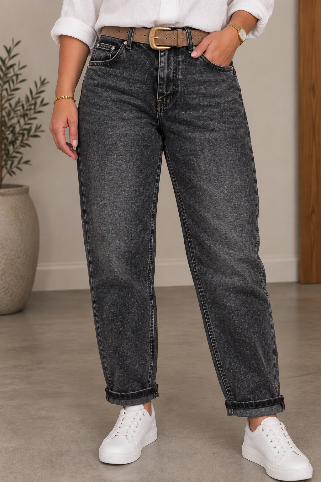 Jean Mom gris délavé avec ceinture