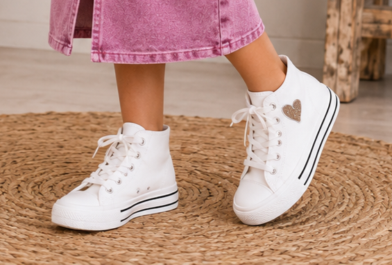 🤍 Baskets montantes cœur – Fille